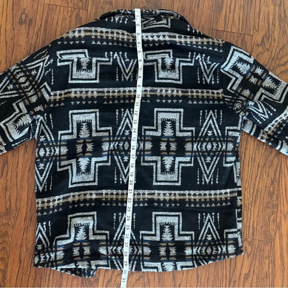 Forever 21 Aztec Print Button Down Woolen lightweight Lapel Shirt Jacket/Shacket - Picture 9 of 15